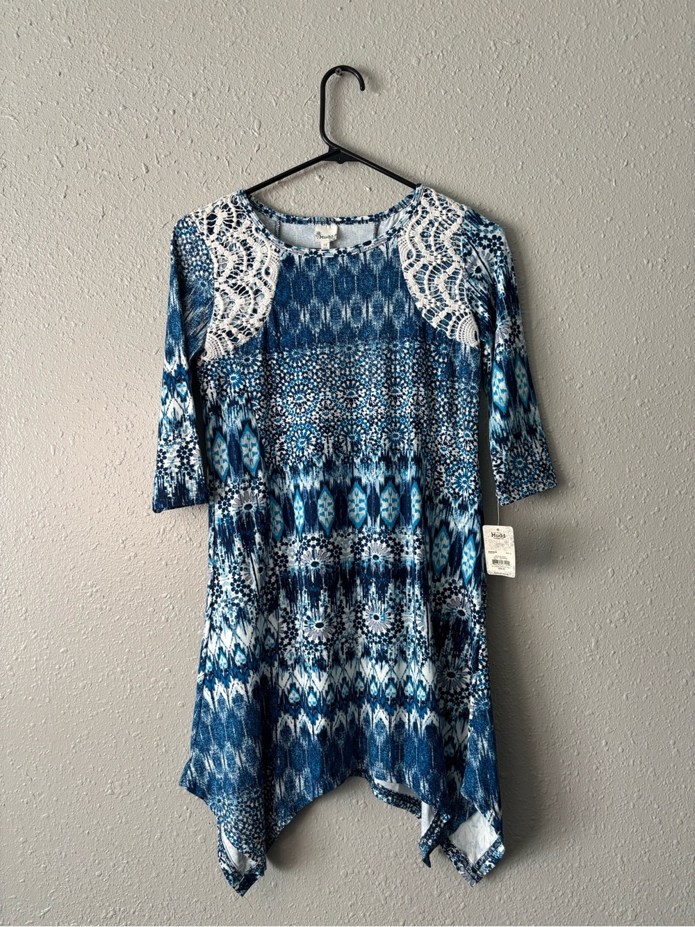Mudd Blue and White Patterned Lace-Shoulder Tunic Top